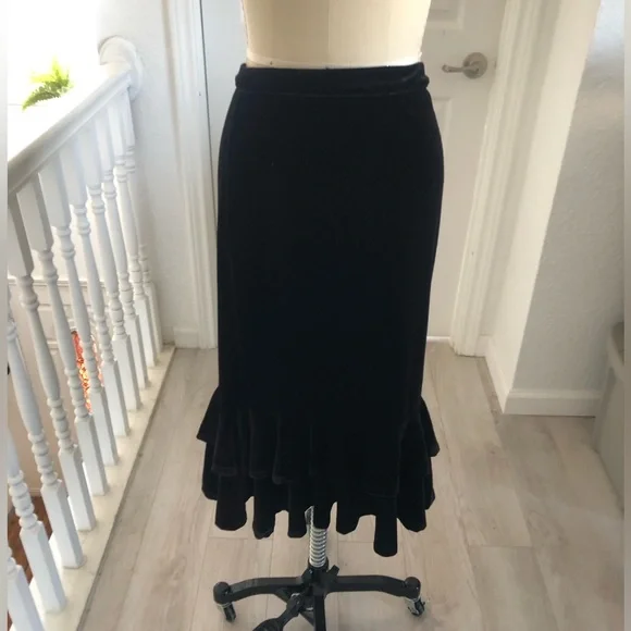 Gianni Bini midi black velvet,ruffled tiered skirt. - Picture 3 of 13
